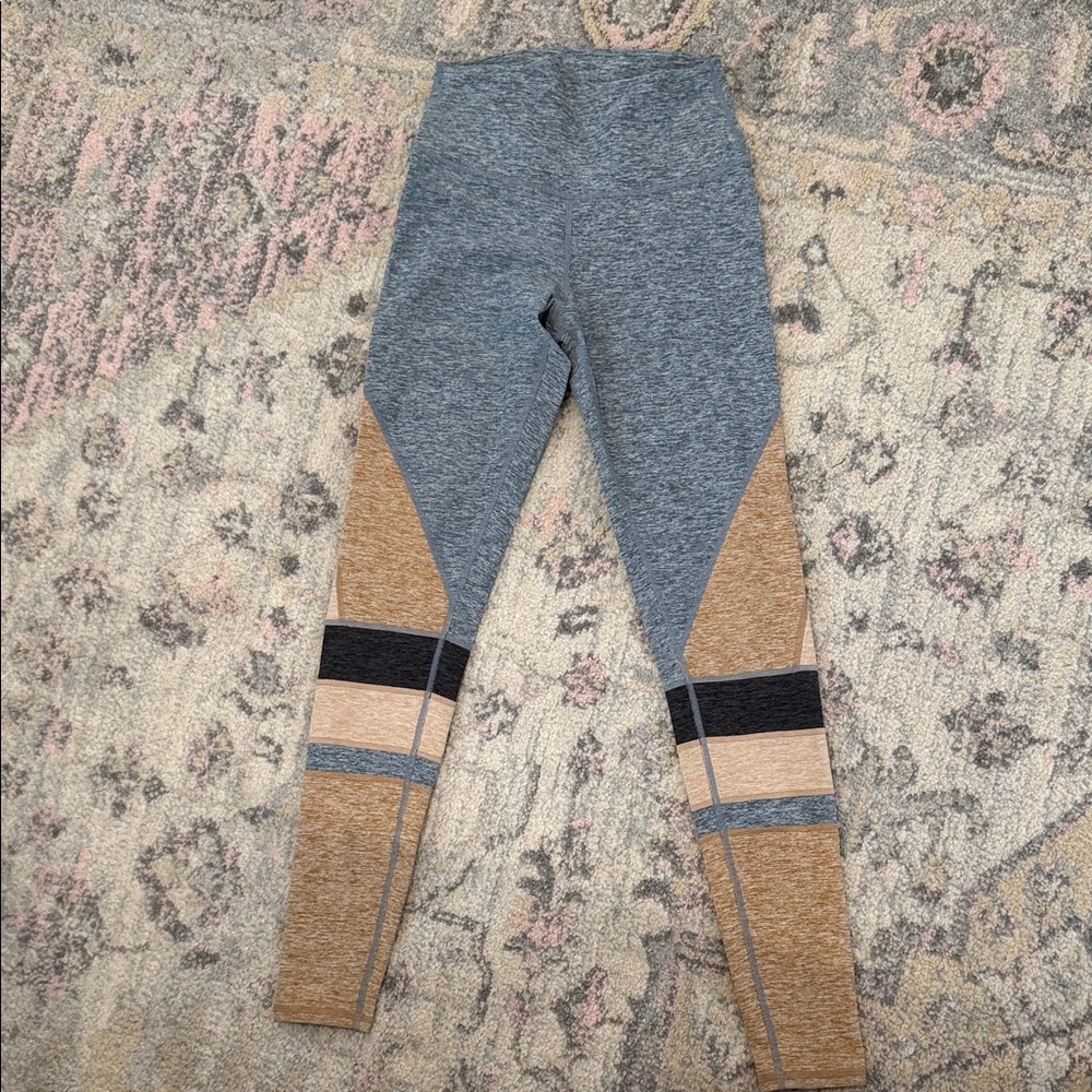ALO Yoga Gray and Tan Leggings